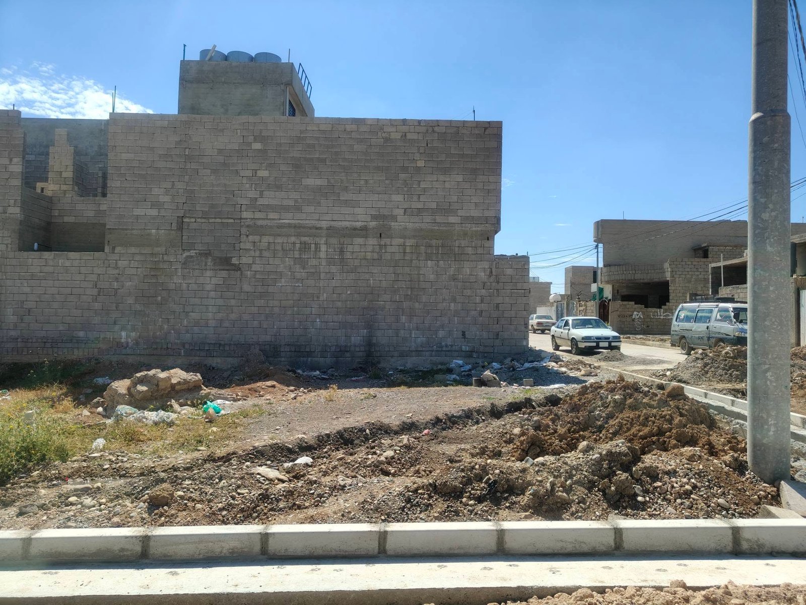 ارض للبيع
