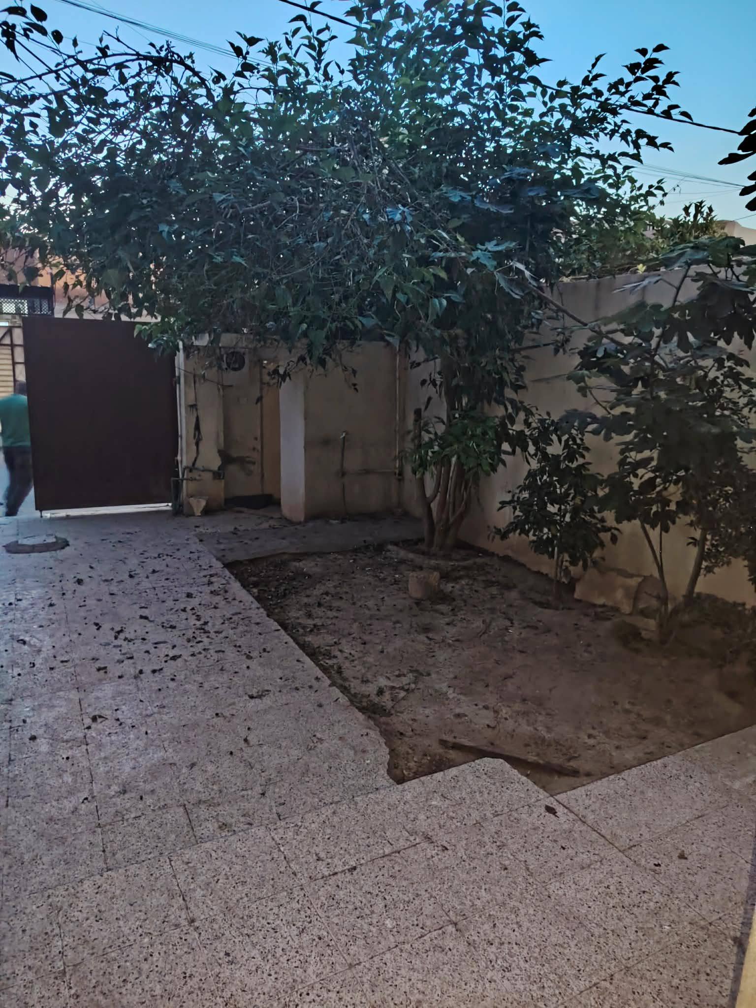 بيت للإيجار
