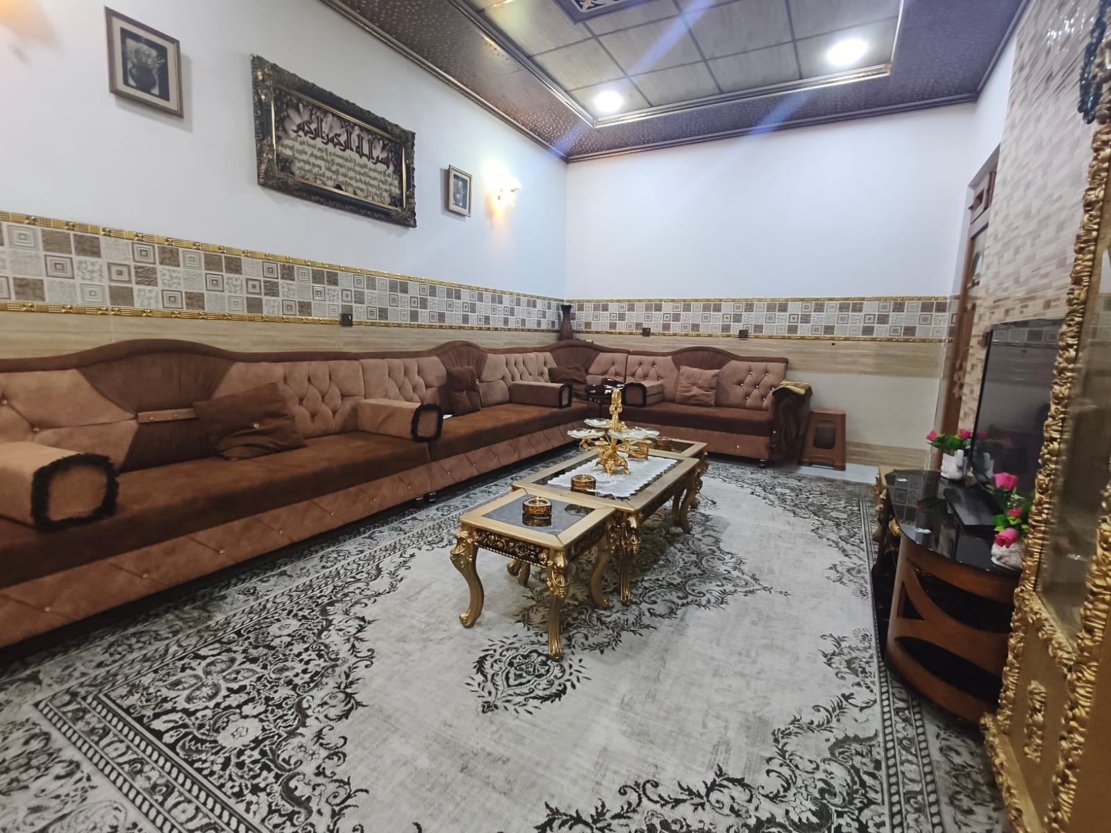 للبيع