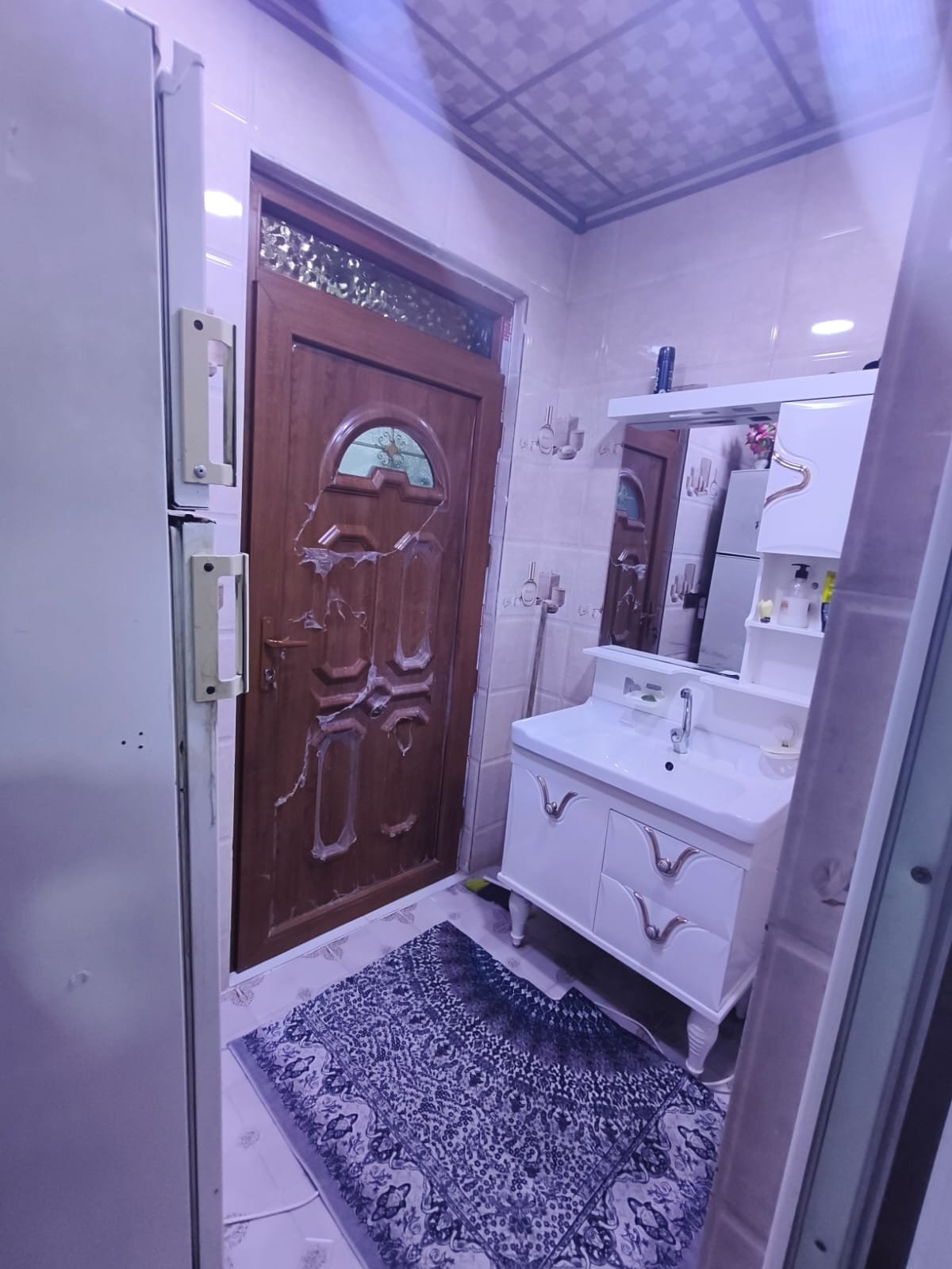 للبيع
